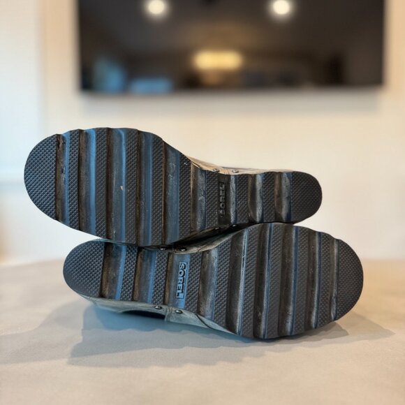 Sorel Lea Wedge Boot Women's size 9 Gray Leather - Picture 3 of 6